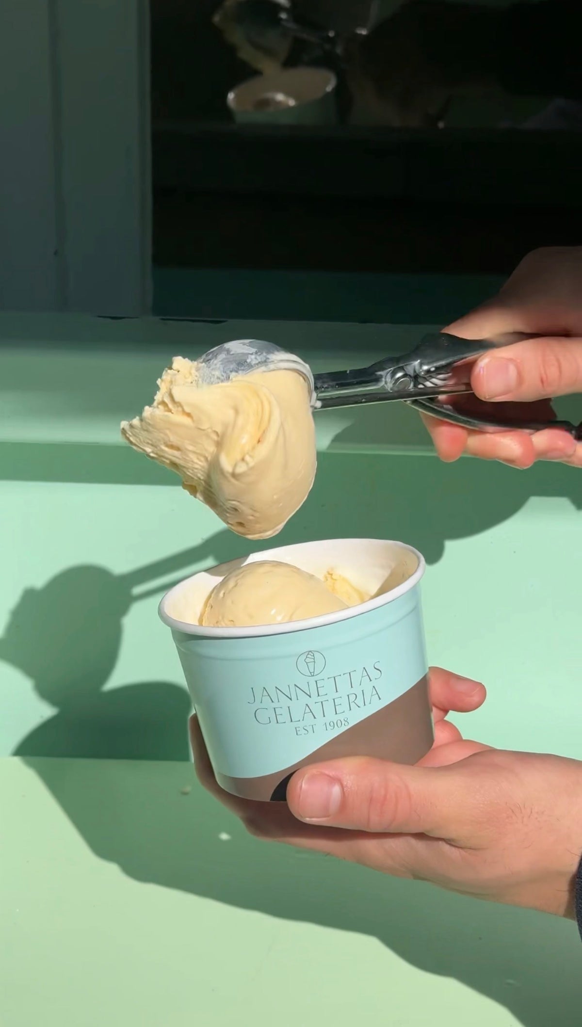 2 Litre of Vanilla Gelato